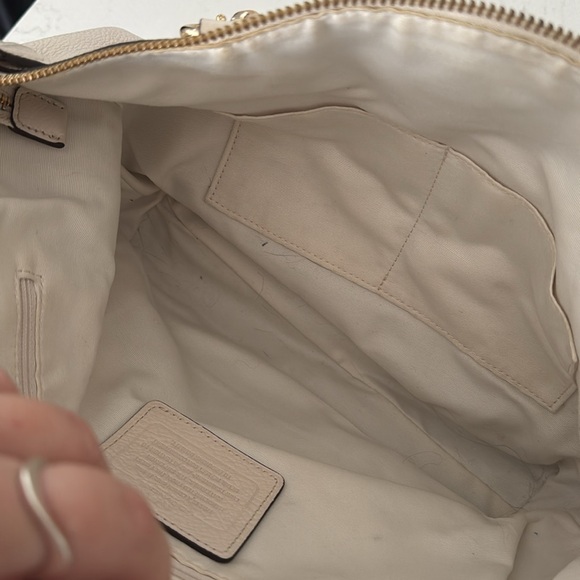 Coach purse - Picture 3 of 4